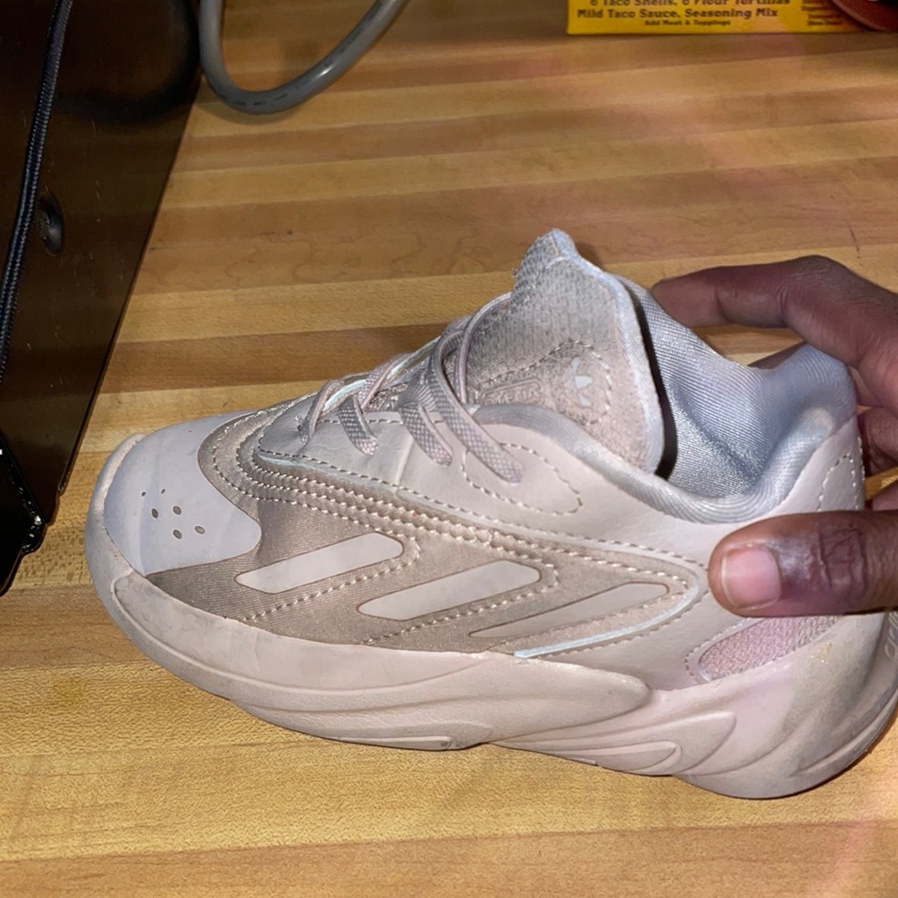These are the perfect Yeezy for ur daughter
